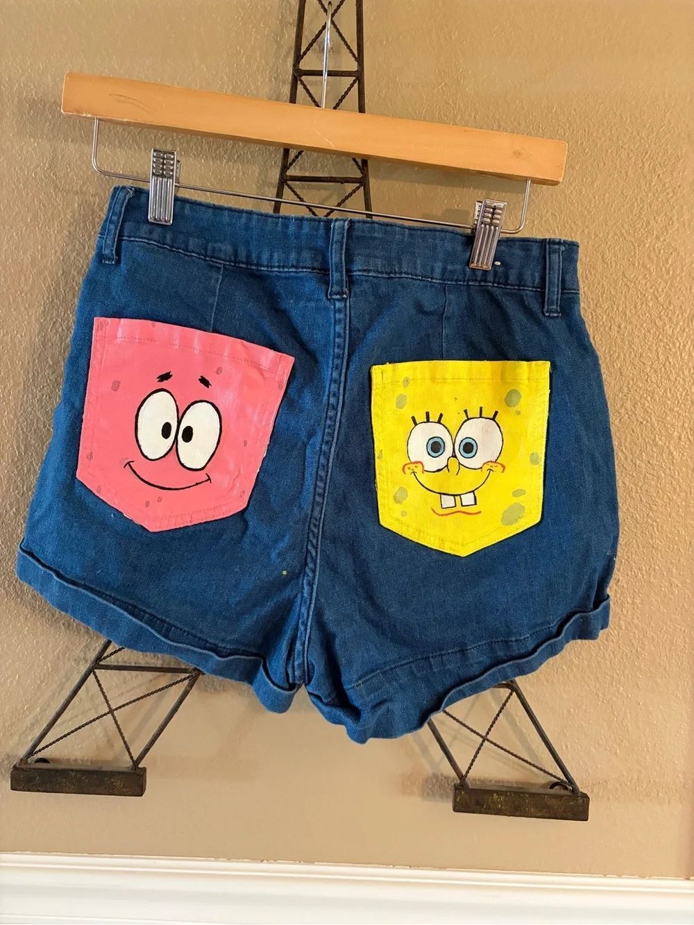 Sponge Bob Forever 21 Hand Painted Women’s Shorts US 28